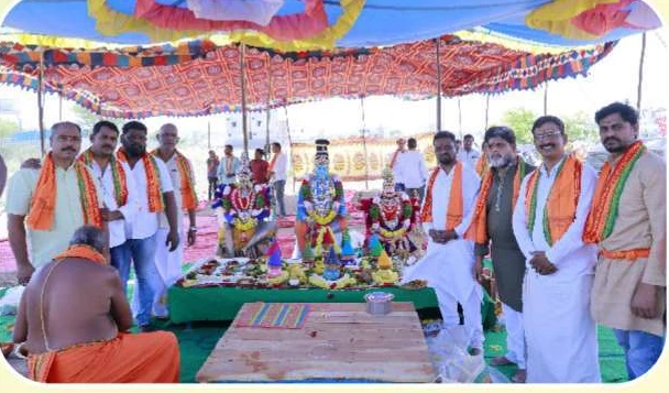 ఆలయ శంకుస్థాపన కార్యక్రమం • చిత్రం 11